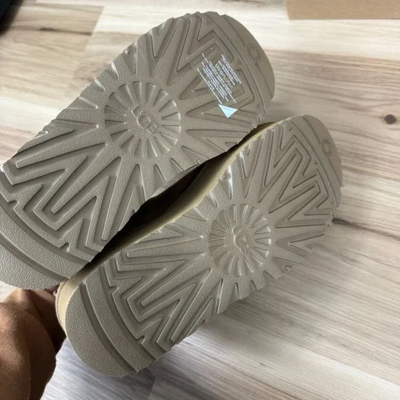 UGG Classic Ultra Mini Platform Ankle Boots in Chestnut - Picture 8 of 8